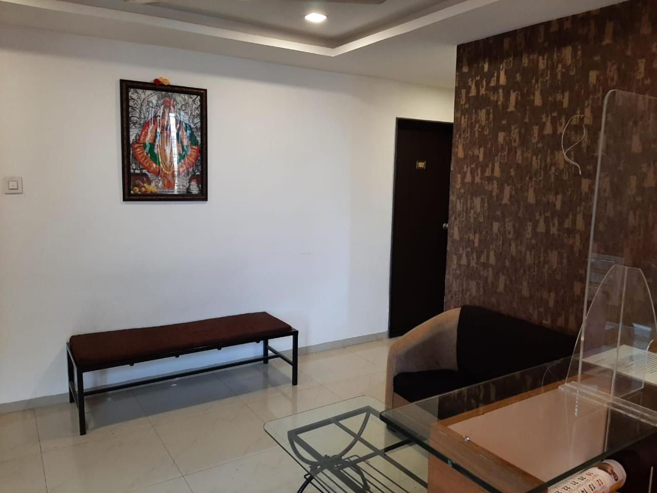 Hotel Vihaan Inn Колхапур Екстериор снимка
